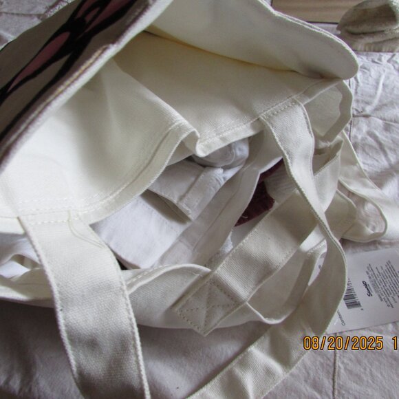 NWT Large Hello Kitty Tote Bag - Picture 3 of 3